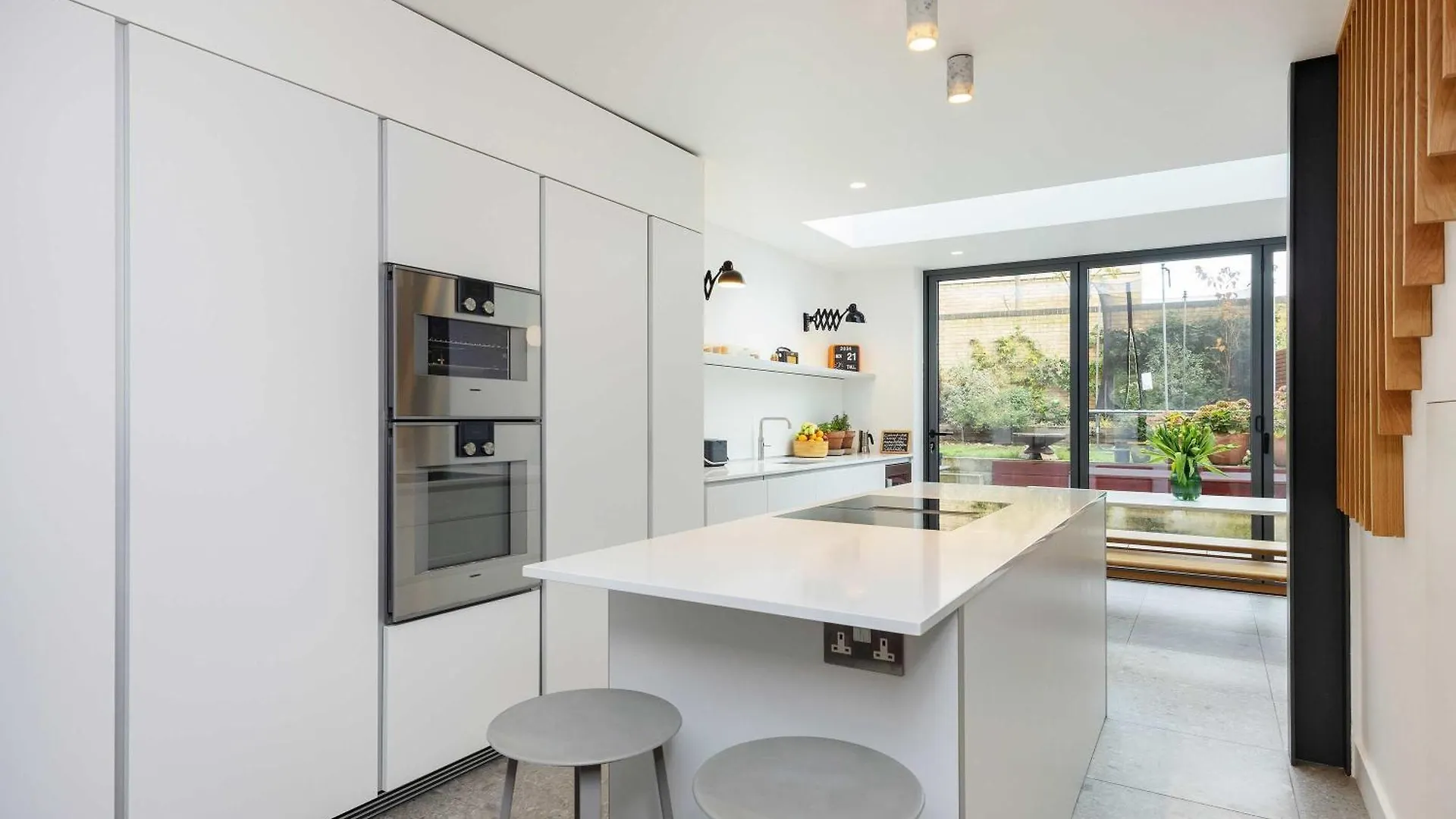 Veeve - The London Fields Family Retreat location